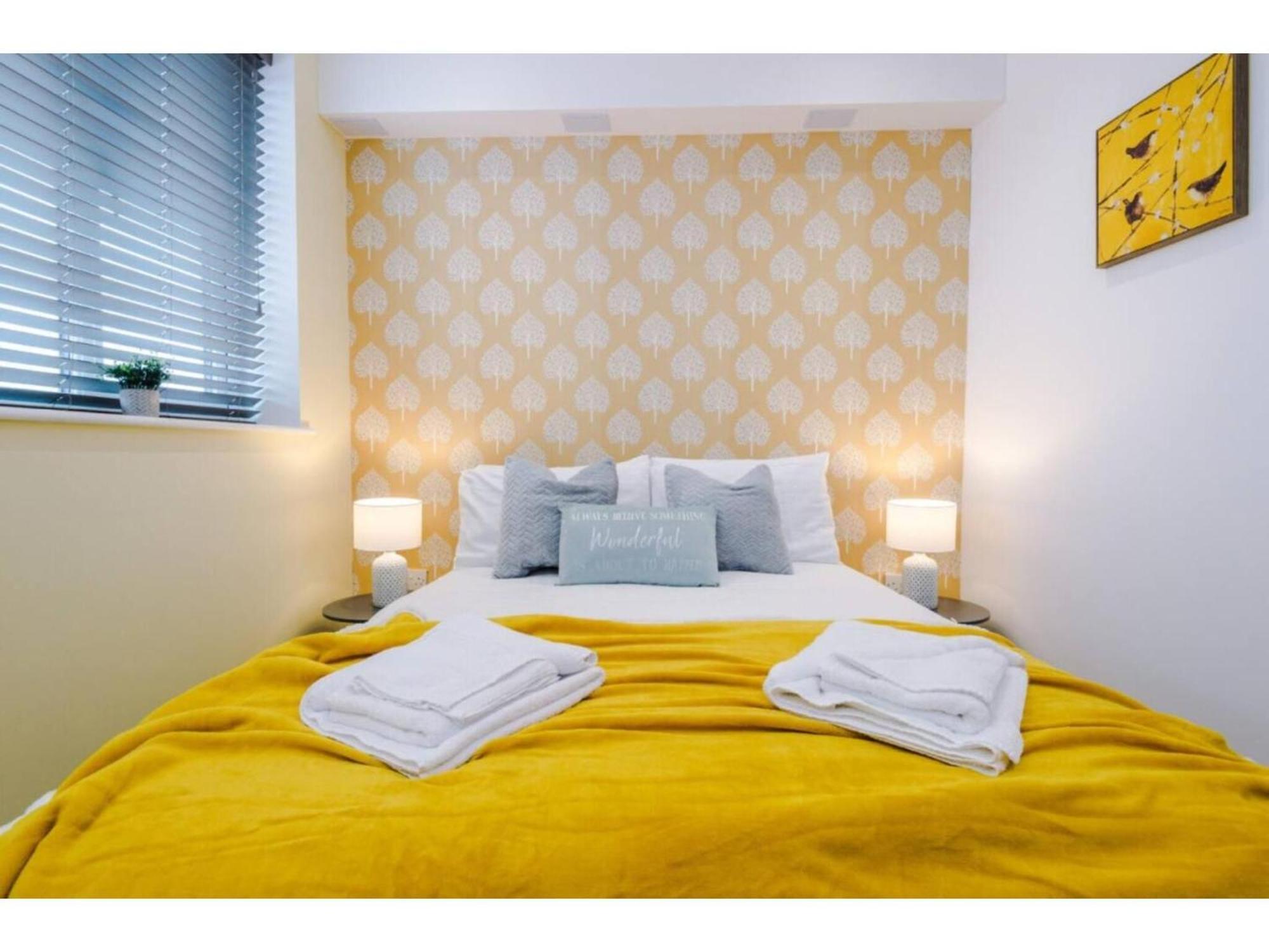 The Ecclesian Deluxe Apartments Near Trafford Centre Eccles Train Station Manchester Buitenkant foto