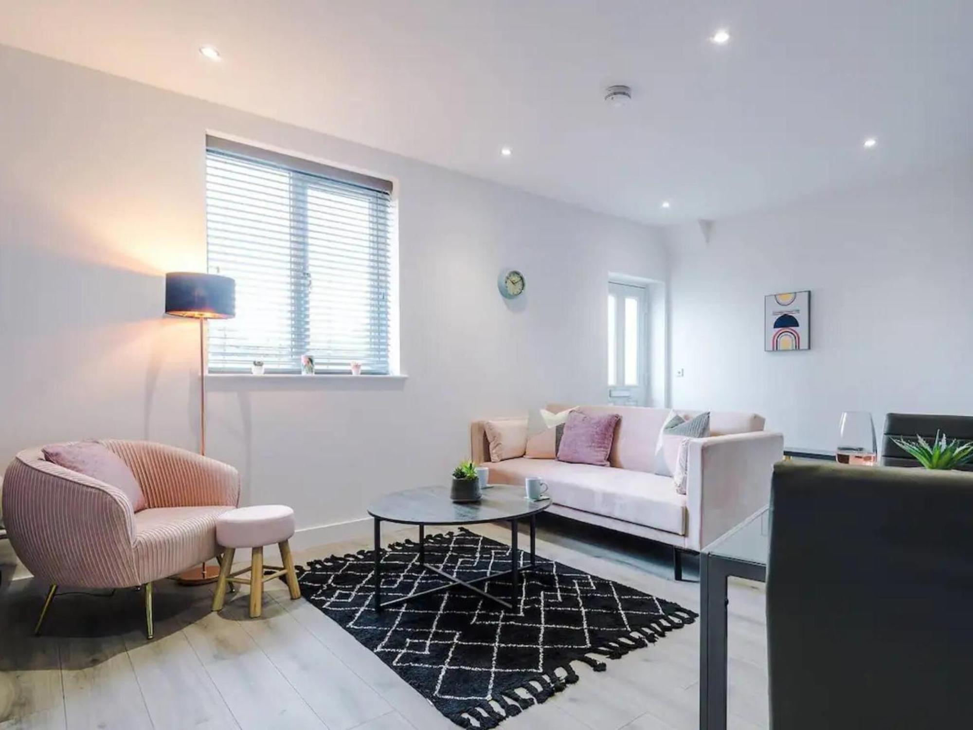 The Ecclesian Deluxe Apartments Near Trafford Centre Eccles Train Station Manchester Buitenkant foto