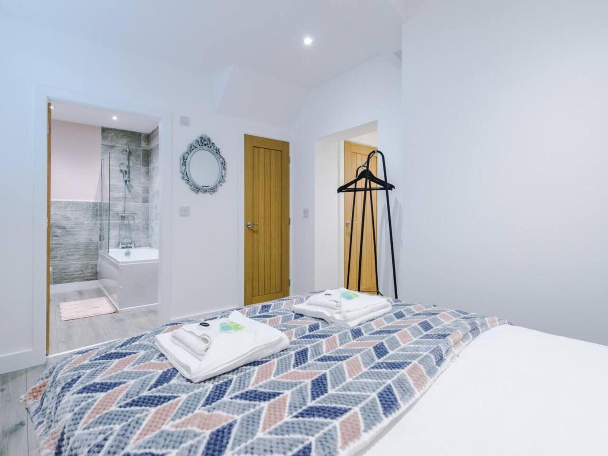The Ecclesian Deluxe Apartments Near Trafford Centre Eccles Train Station Manchester Buitenkant foto
