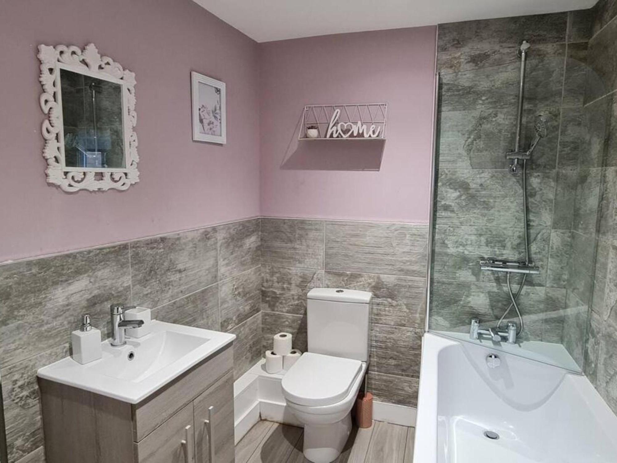 The Ecclesian Deluxe Apartments Near Trafford Centre Eccles Train Station Manchester Buitenkant foto