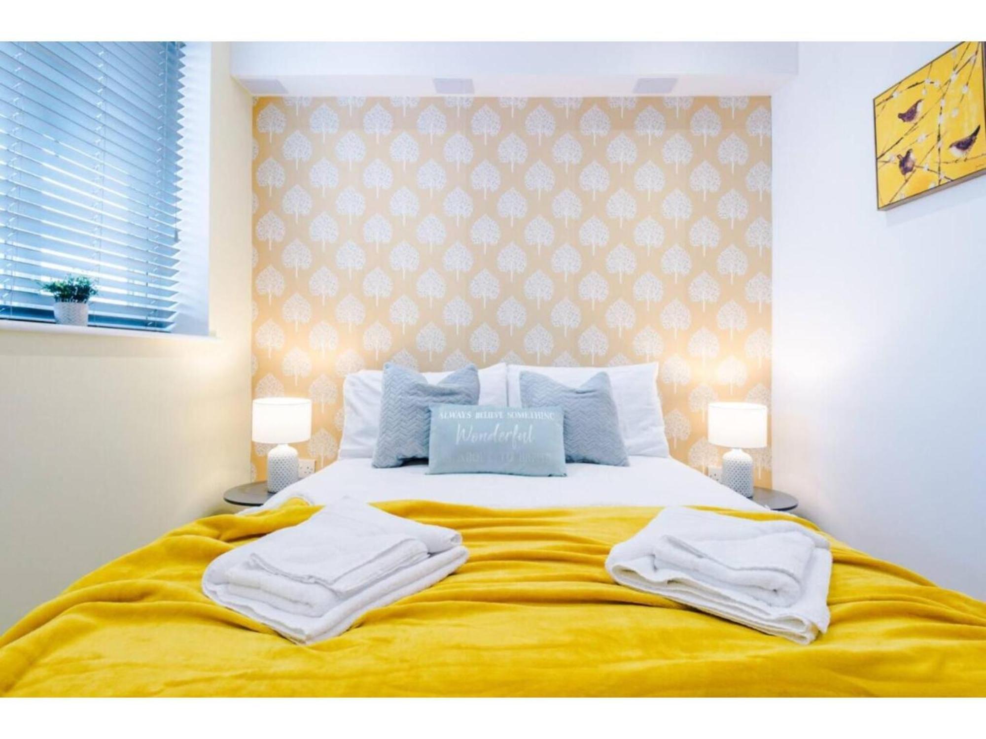 The Ecclesian Deluxe Apartments Near Trafford Centre Eccles Train Station Manchester Buitenkant foto